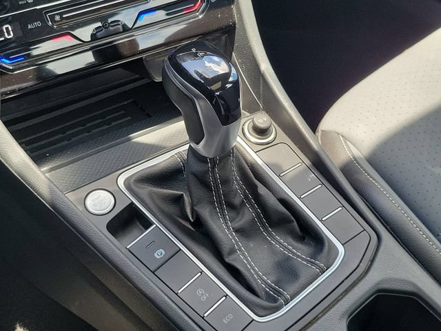 Used 2025 Volkswagen Jetta SE FWD image 28