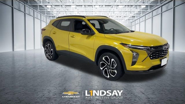 Used 2024 Chevrolet Trax RS w/ Sunroof Package image 3