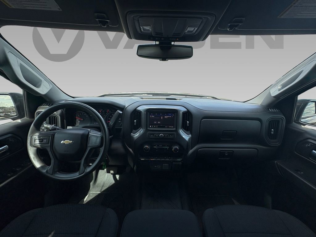 Used 2021 Chevrolet Silverado 1500 Custom image 2