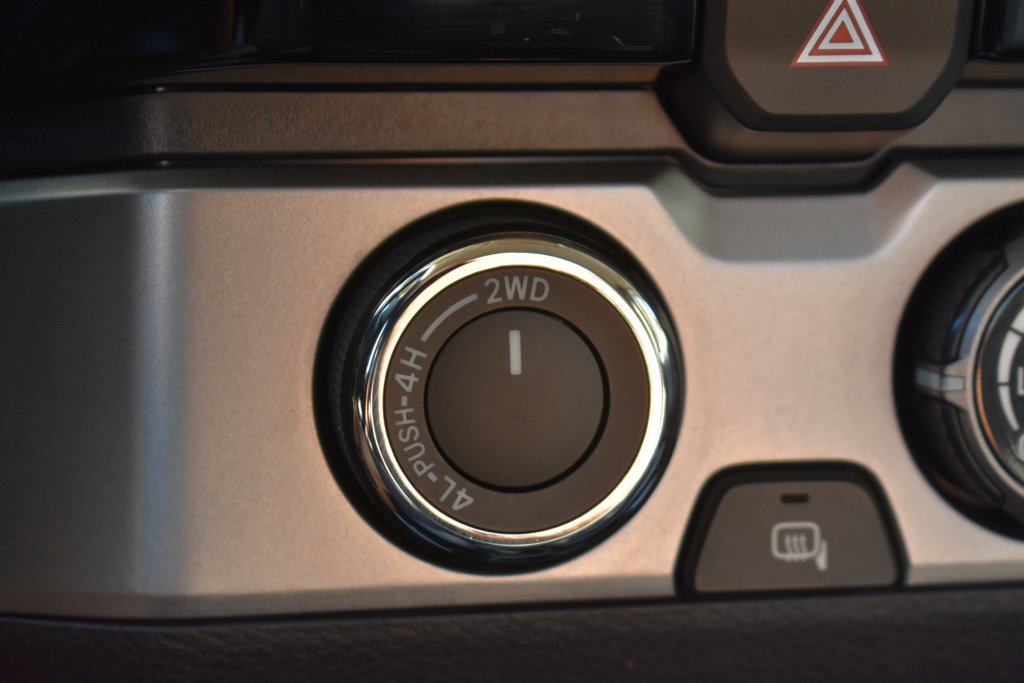 Used 2018 Toyota Tacoma SR AWD/4WD image 16
