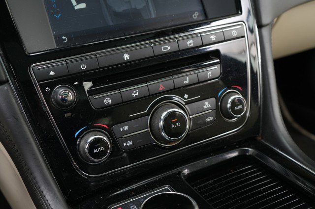 Used 2016 Jaguar XJ L Portfolio image 56