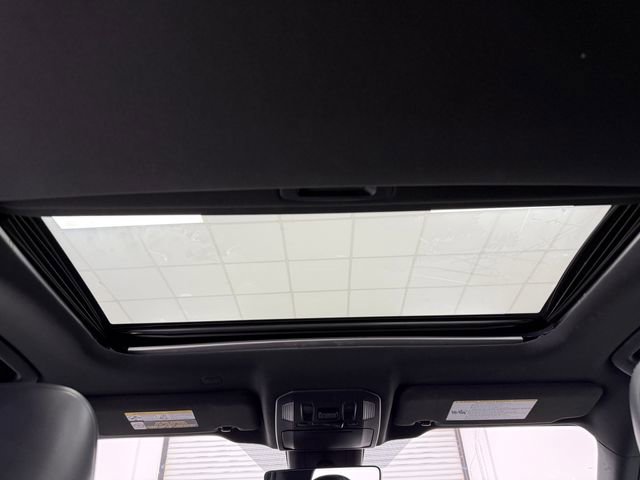 Used 2021 Toyota Highlander XSE FWD image 32