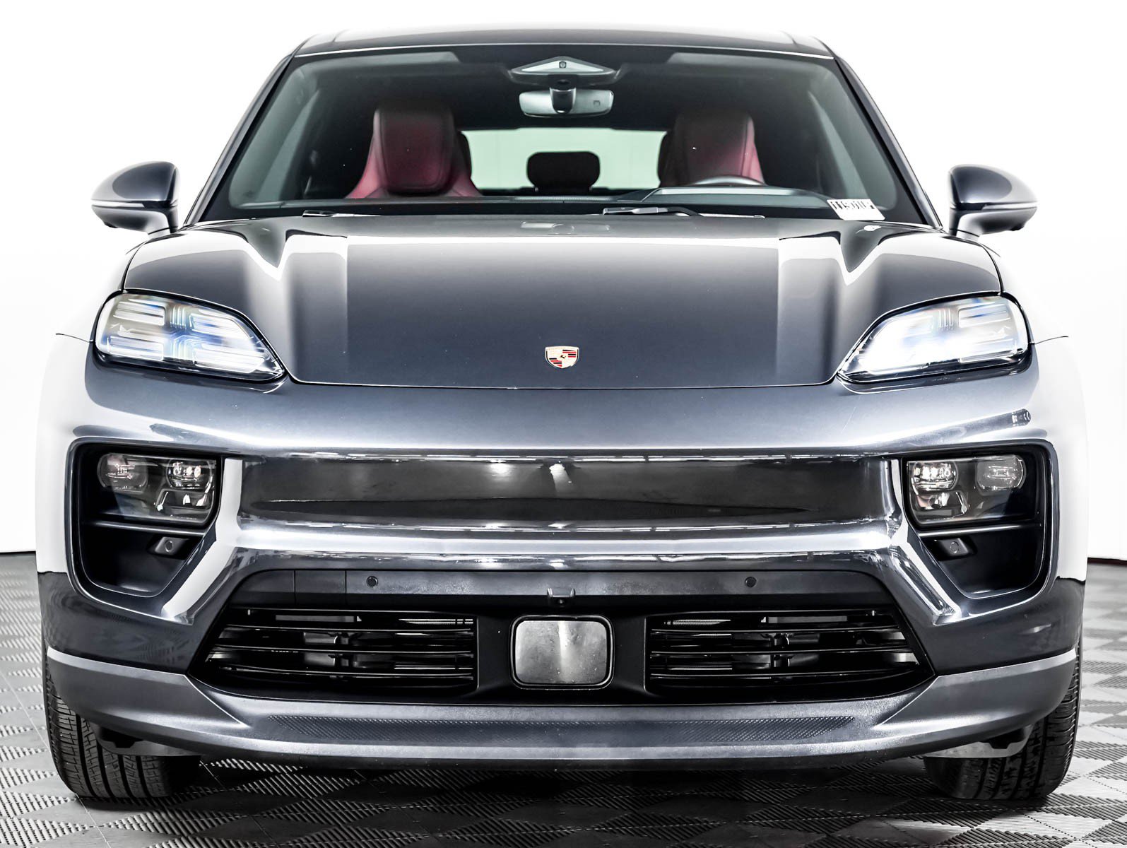 Certified 2025 Porsche Macan Electric w/ Premium Package RWD image 7