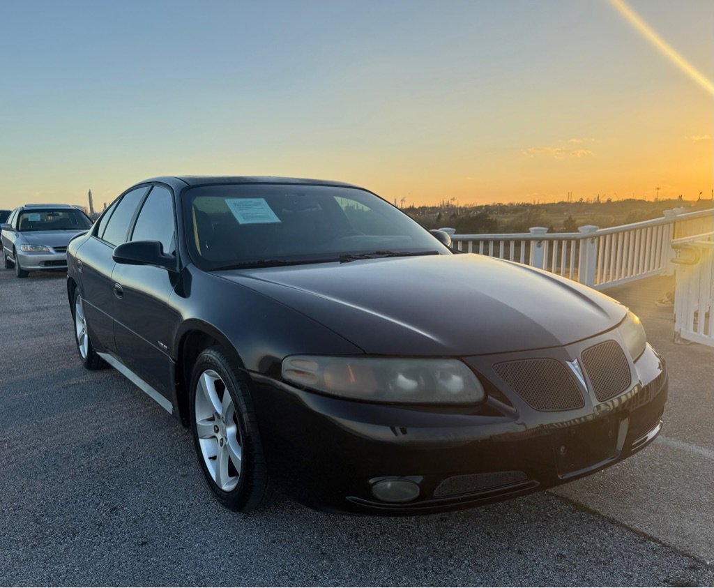 Used 2004 Pontiac Bonneville GXP image 3
