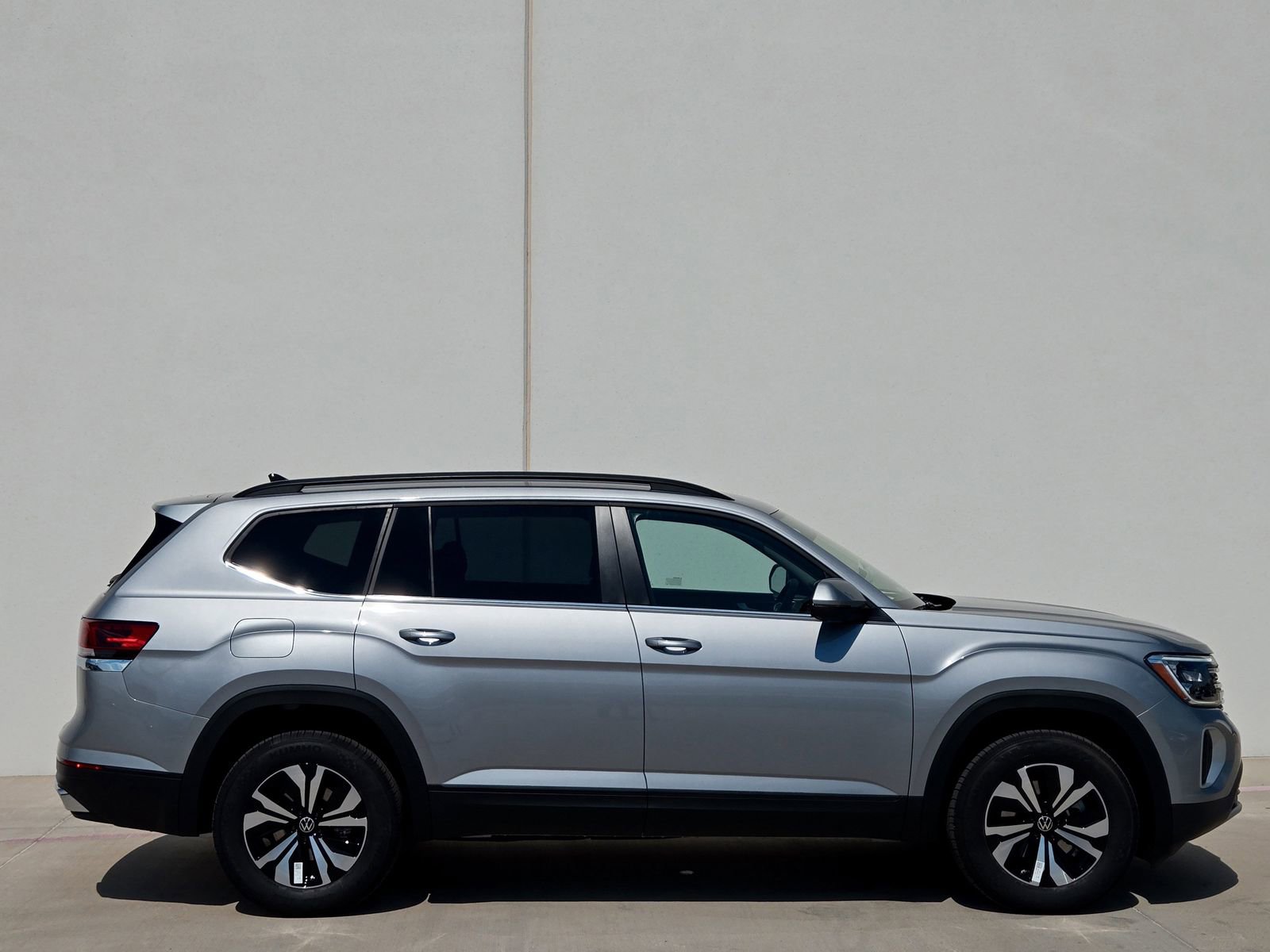 New 2026 Volkswagen Atlas SE image 4