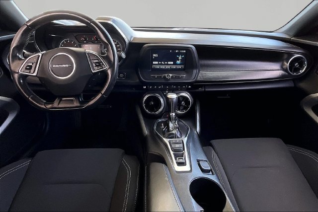 Used 2018 Chevrolet Camaro LT RWD image 7