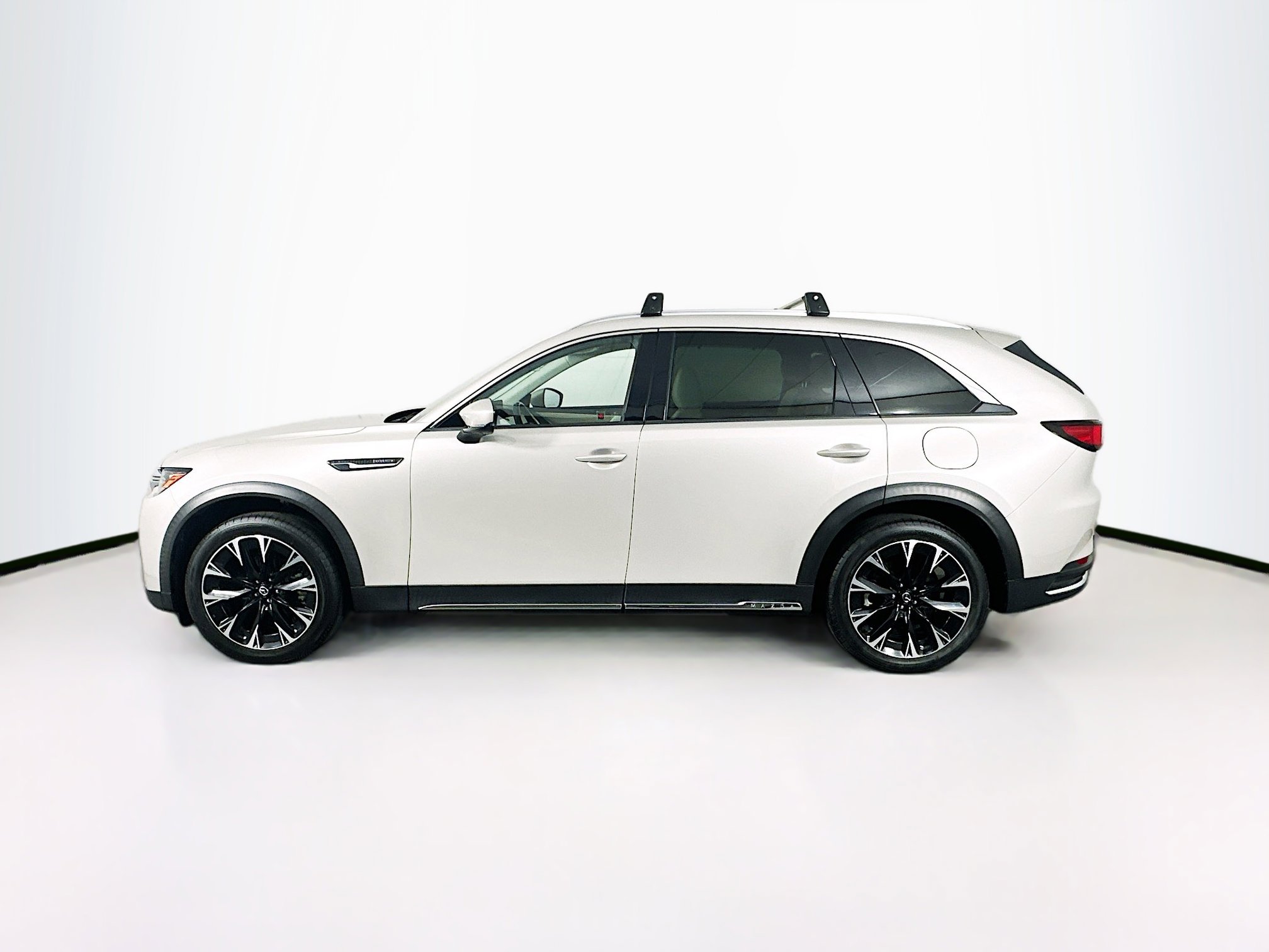 Used 2024 MAZDA CX-90 Plug-In Hybrid w/ Premium Plus AWD/4WD image 4