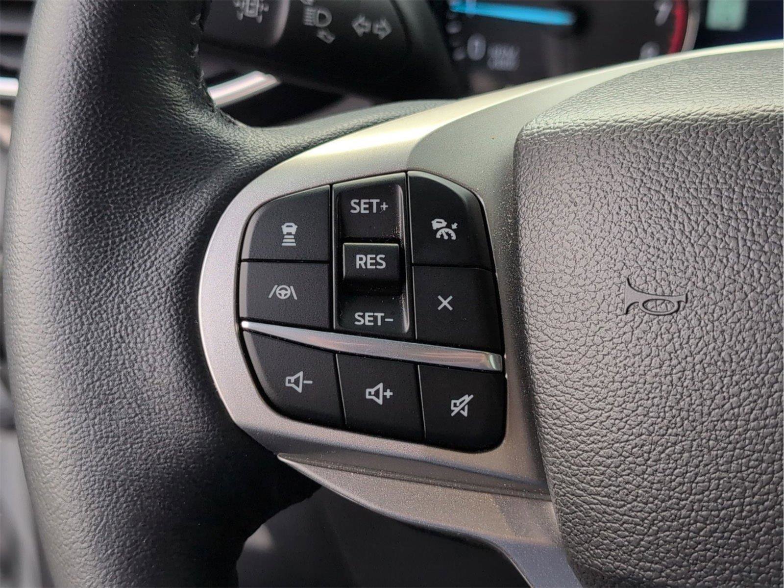 Used 2023 Ford Explorer Limited w/ Limited Technology Package image 28