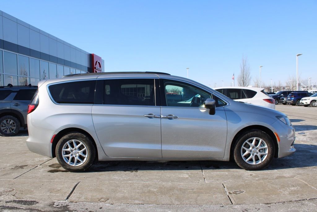 Used 2020 Chrysler Voyager Lxi image 6
