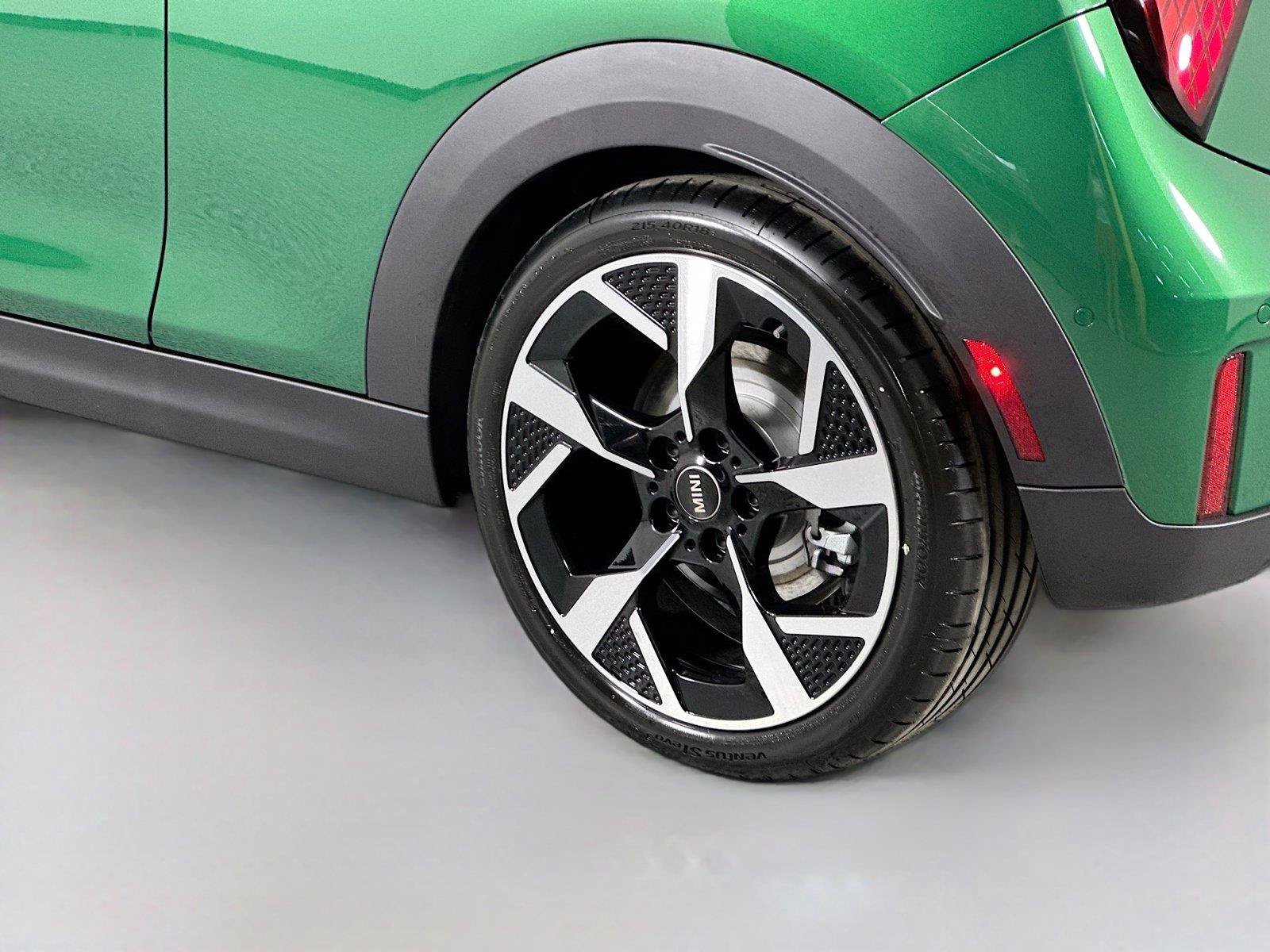Used 2025 MINI Cooper S FWD image 7