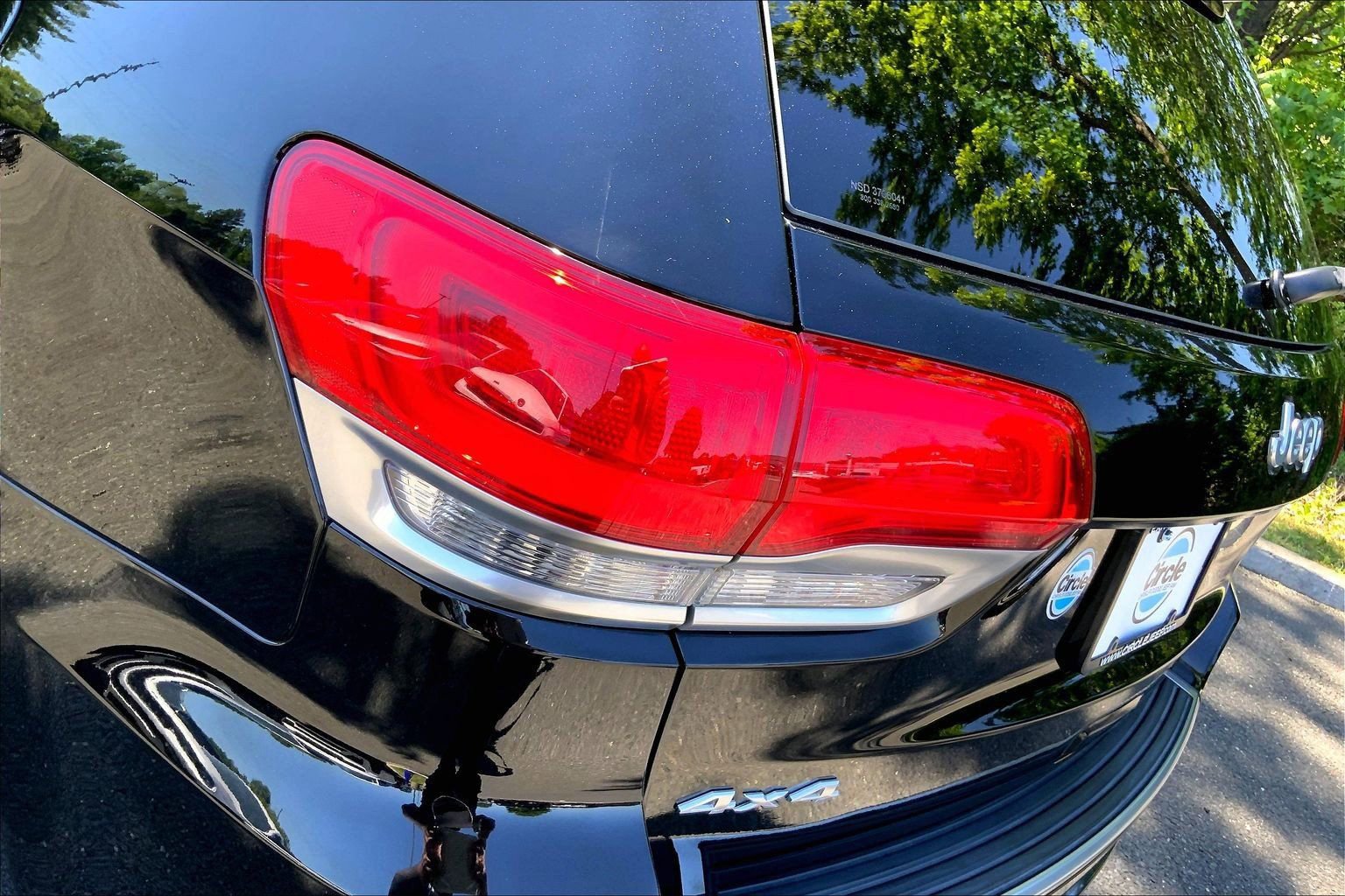 Used 2018 Jeep Grand Cherokee Limited AWD/4WD image 24