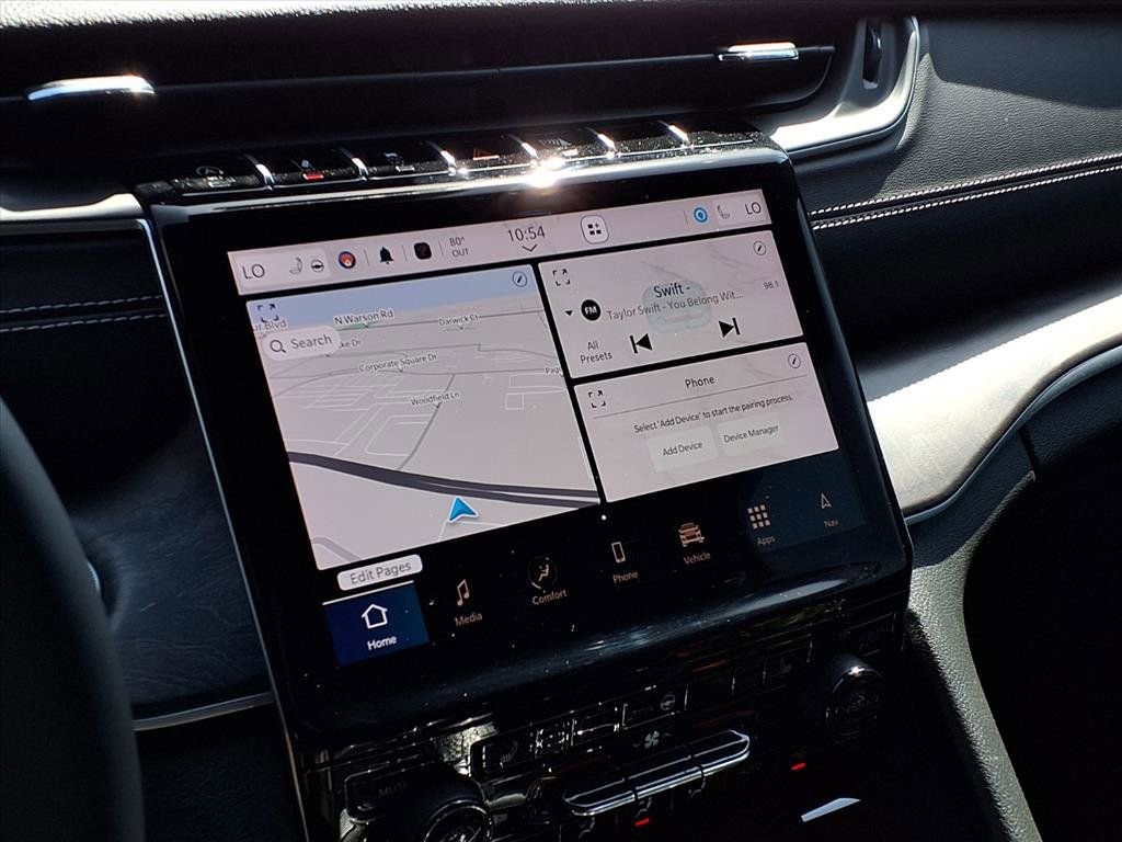 Used 2024 Jeep Grand Cherokee Limited w/ Black Appearance Package AWD/4WD image 5