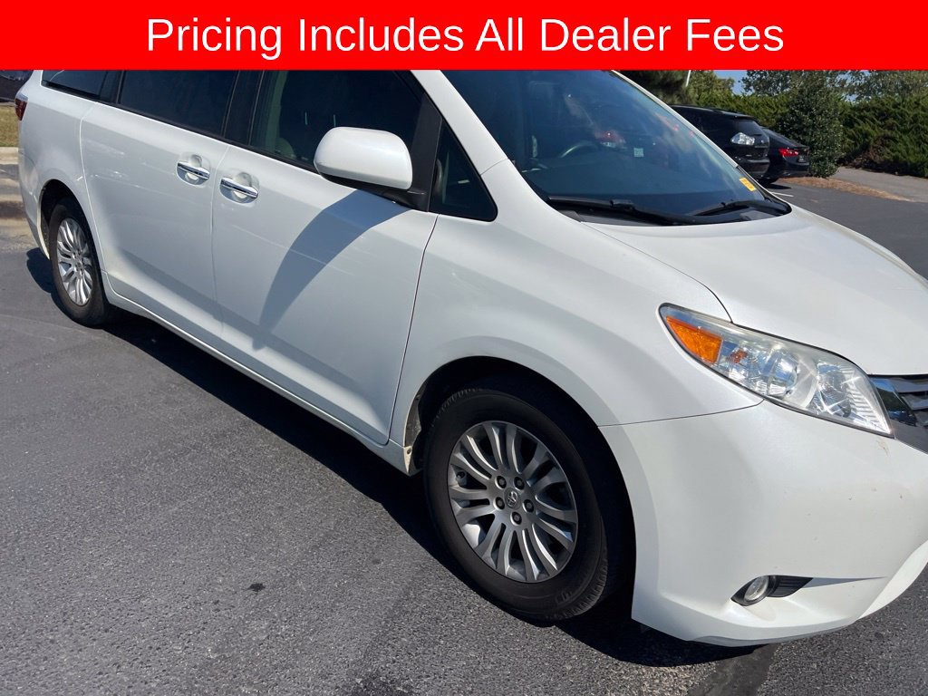Used 2017 Toyota Sienna XLE FWD image 15