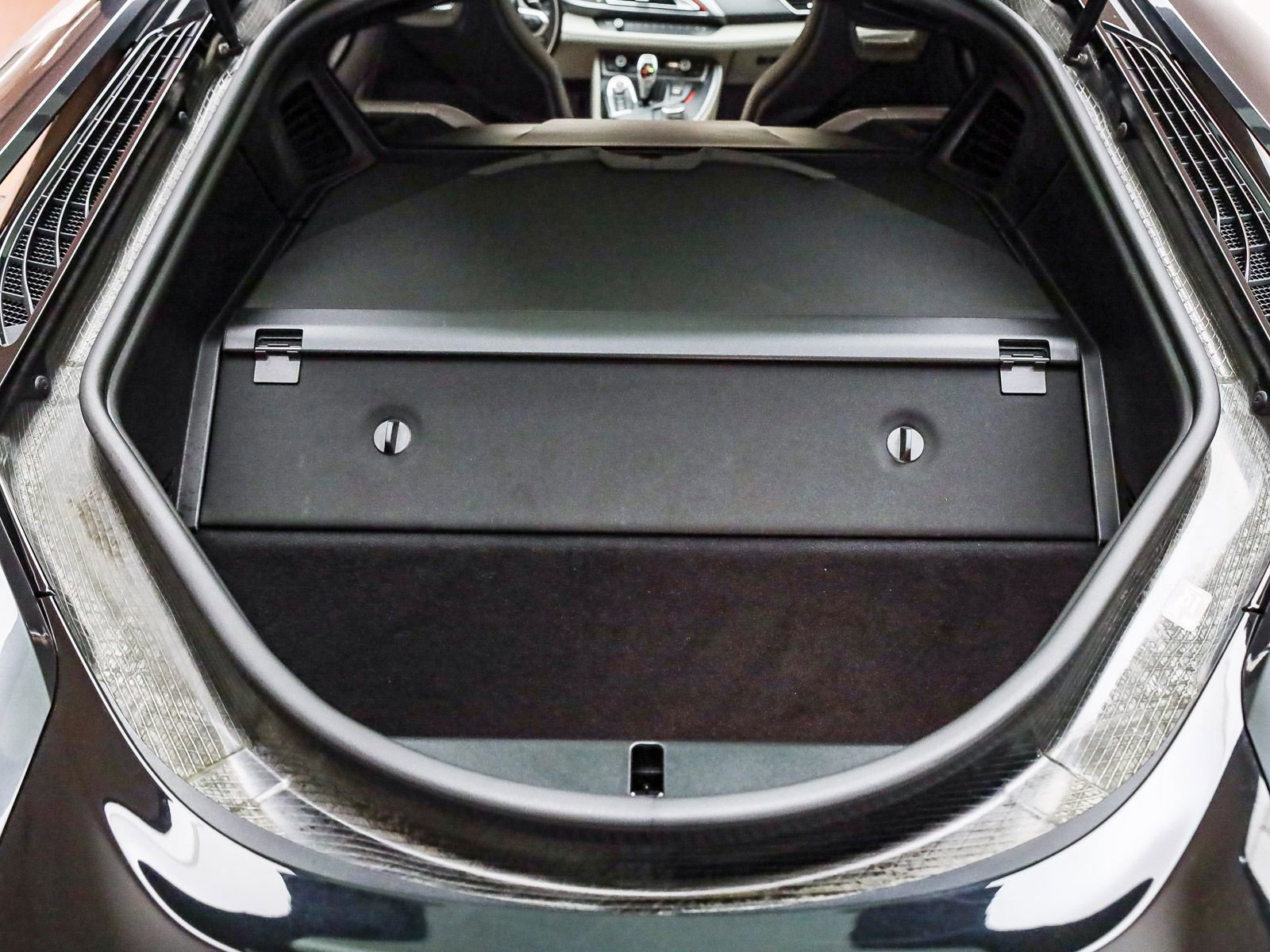 Used 2017 BMW i8 image 27