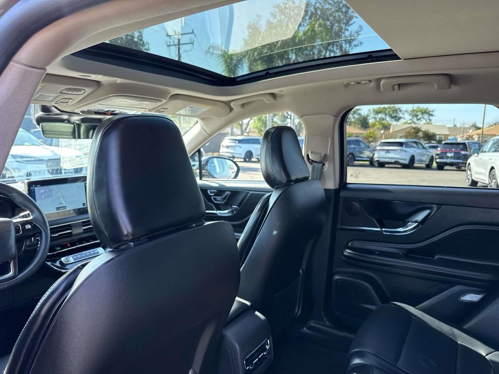 Used 2025 Lincoln Corsair Grand Touring w/ Equipment Group 301A image 11