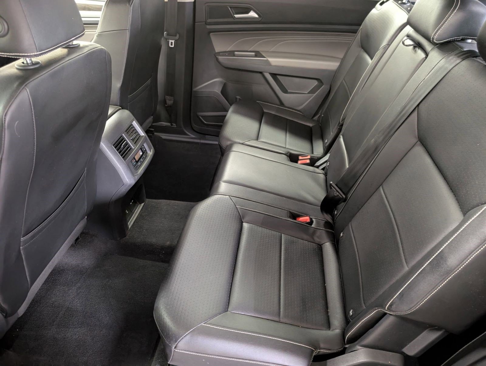 Used 2022 Volkswagen Atlas SE w/ Black Wheel Package image 25