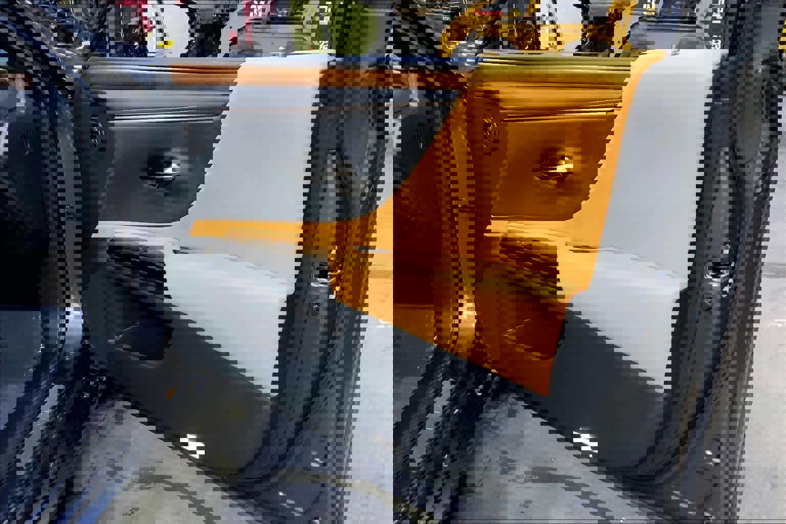 Used 2025 Lexus ES 300h w/ Luxury Package image 22