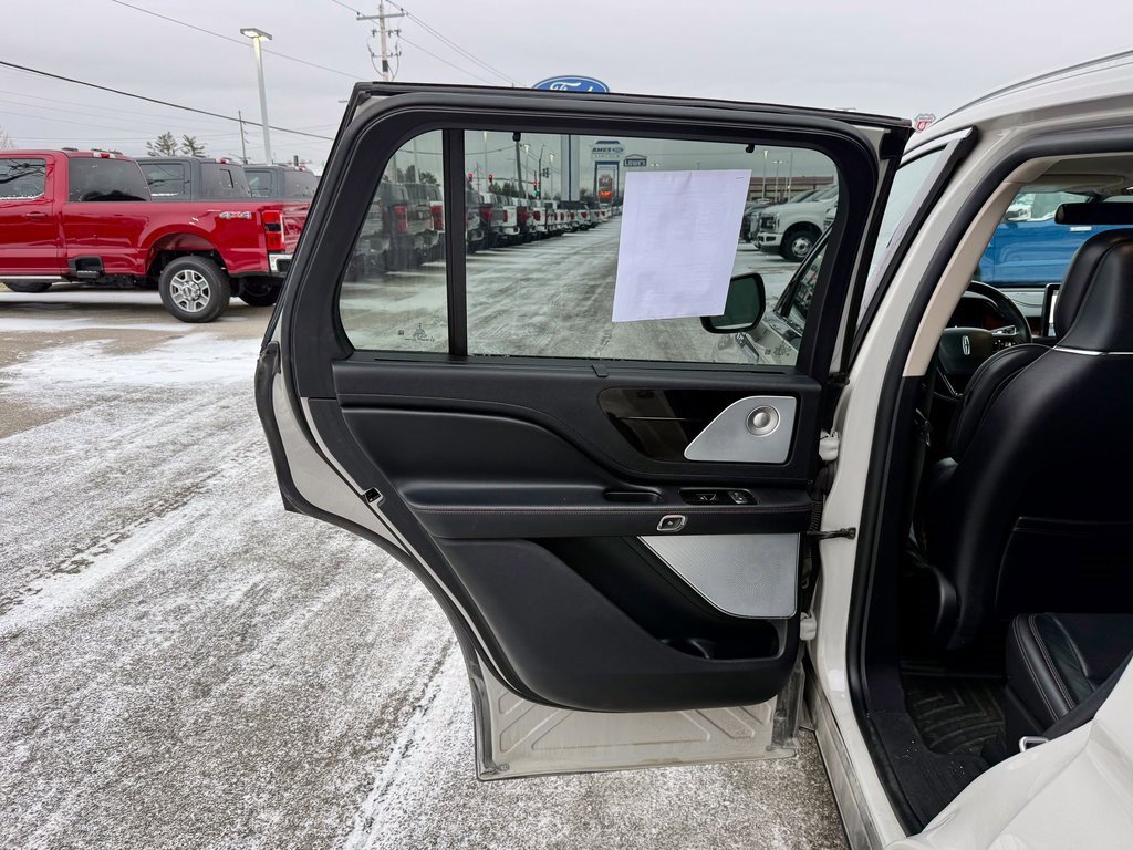 Used 2020 Lincoln Aviator Reserve w/ Equipment Group 202A image 14