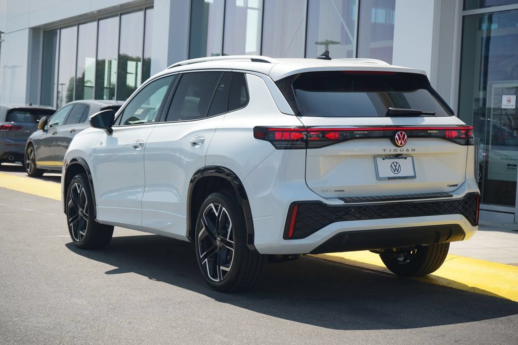New 2026 Volkswagen Tiguan SEL R-Line AWD/4WD image 3