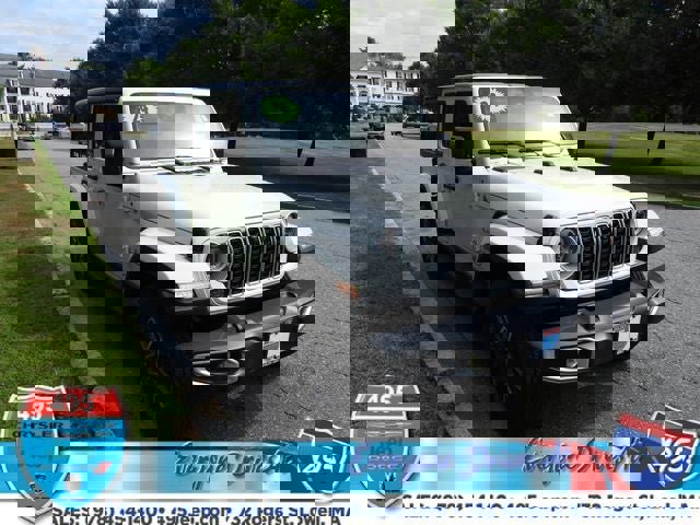 Used 2024 Jeep Wrangler Sahara w/ Technology Group image 7
