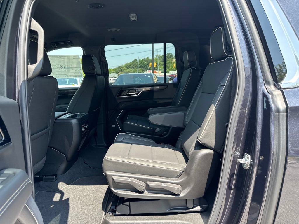 New 2026 GMC Yukon XL Elevation w/ LPO, Elevation Black Package RWD image 30