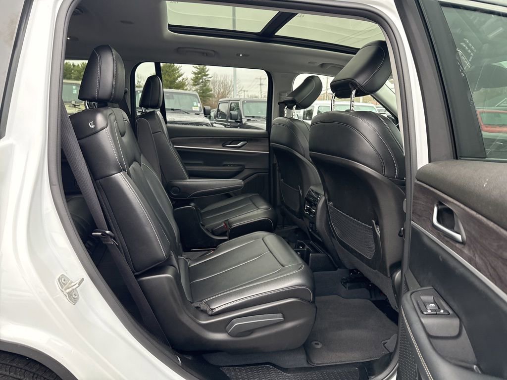 Certified 2023 Jeep Grand Cherokee L Limited image 29