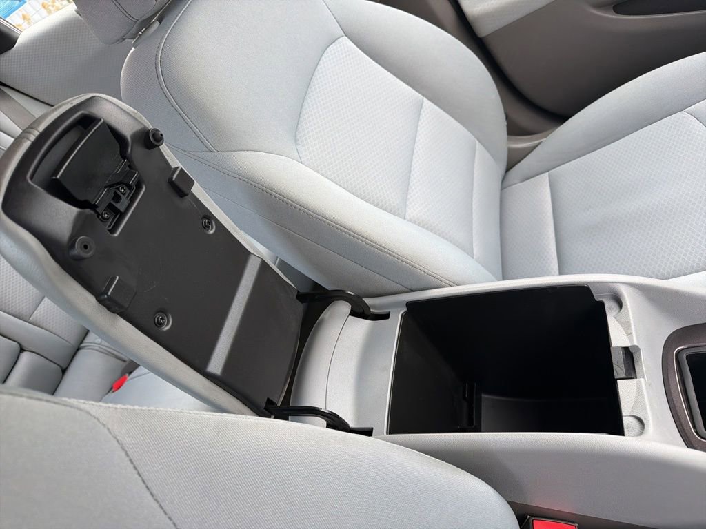 Used 2017 Chevrolet Malibu LT image 35