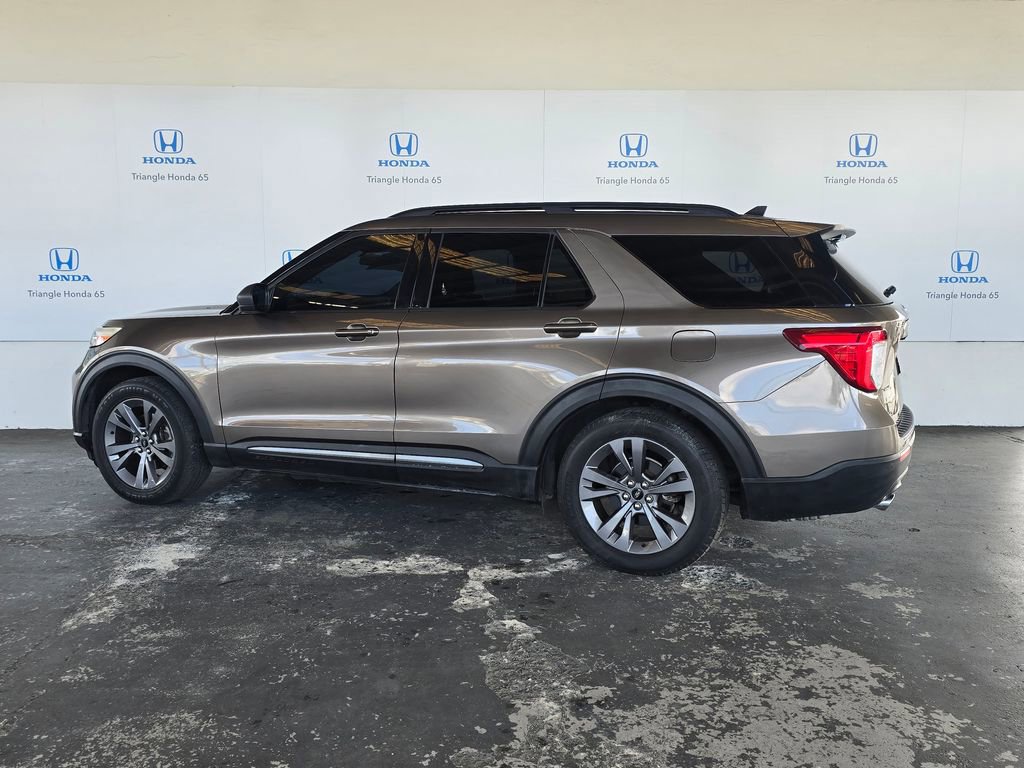 Used 2021 Ford Explorer XLT image 4