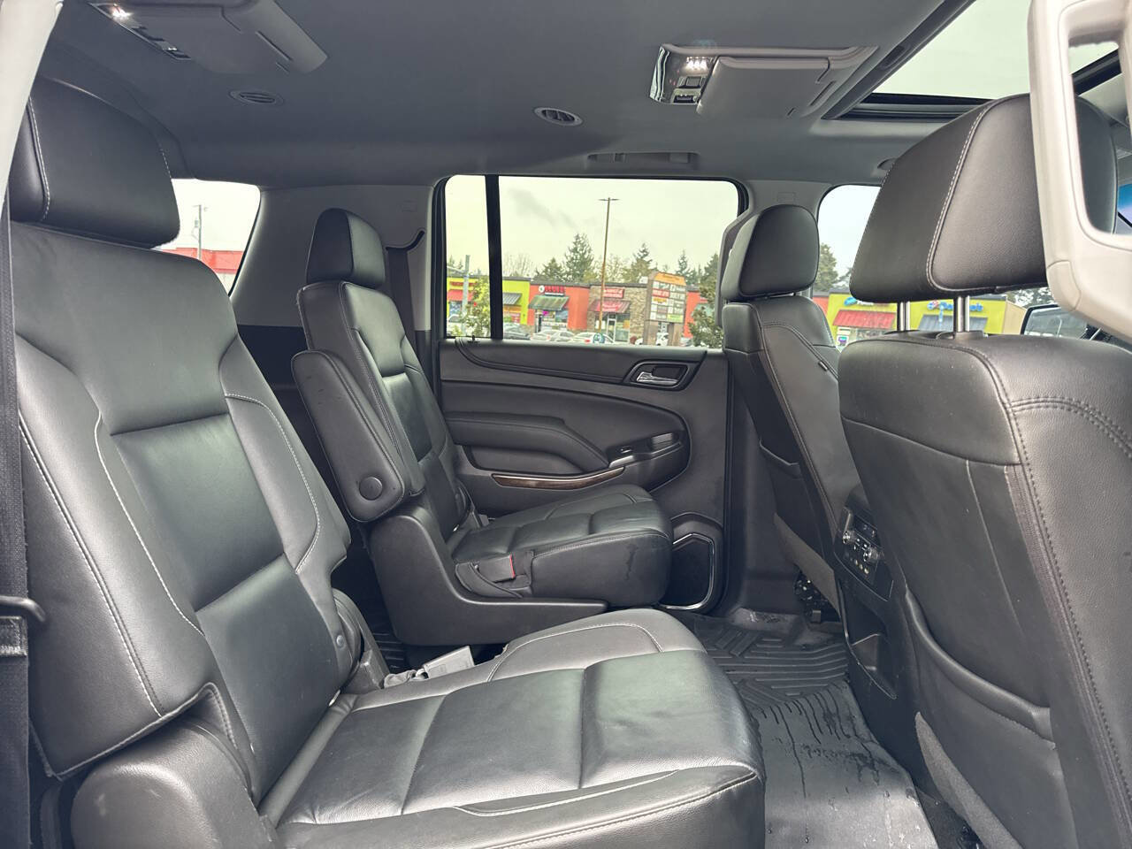 Used 2018 Chevrolet Suburban LT image 17