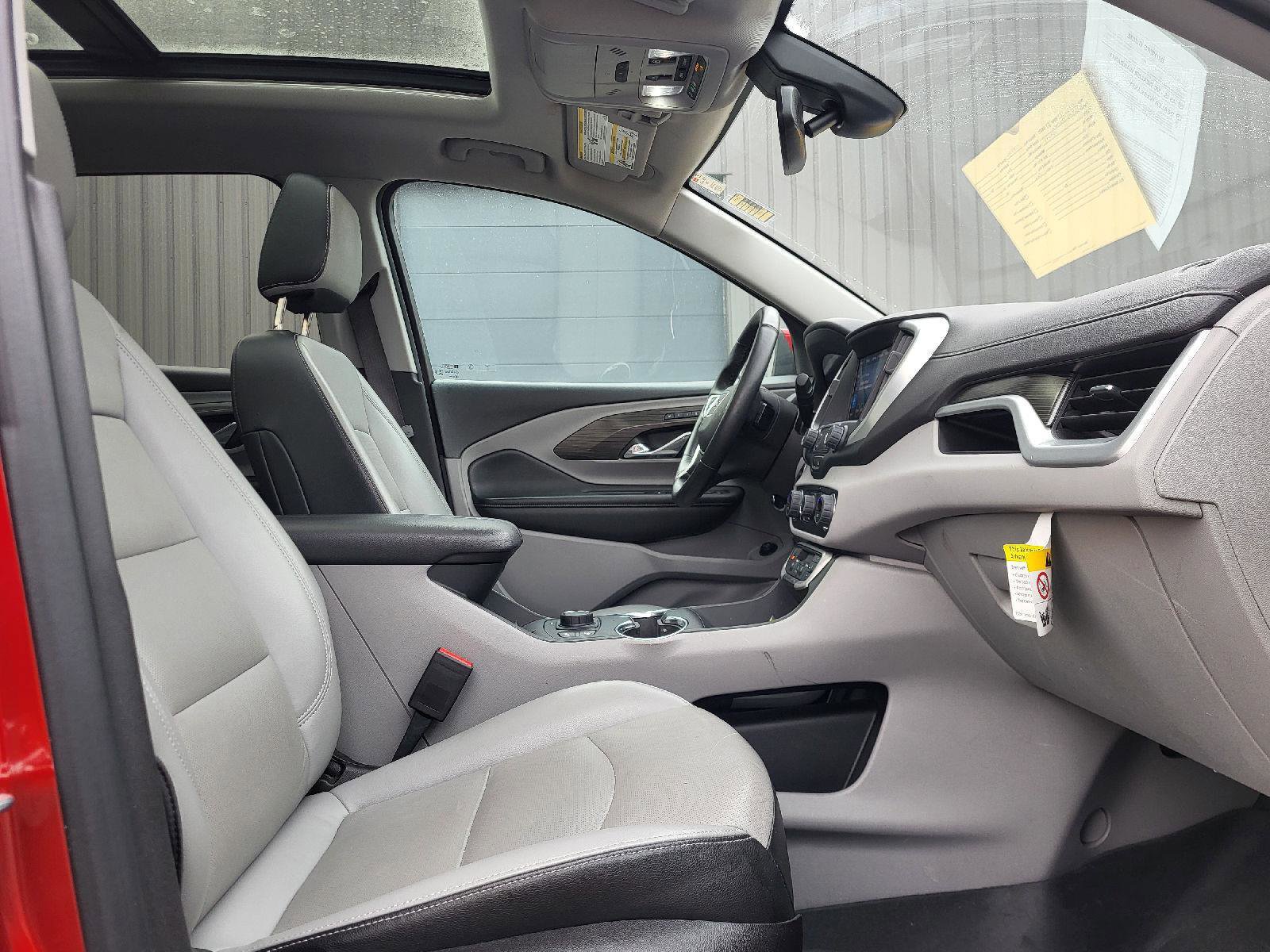 Used 2023 GMC Terrain SLT image 12