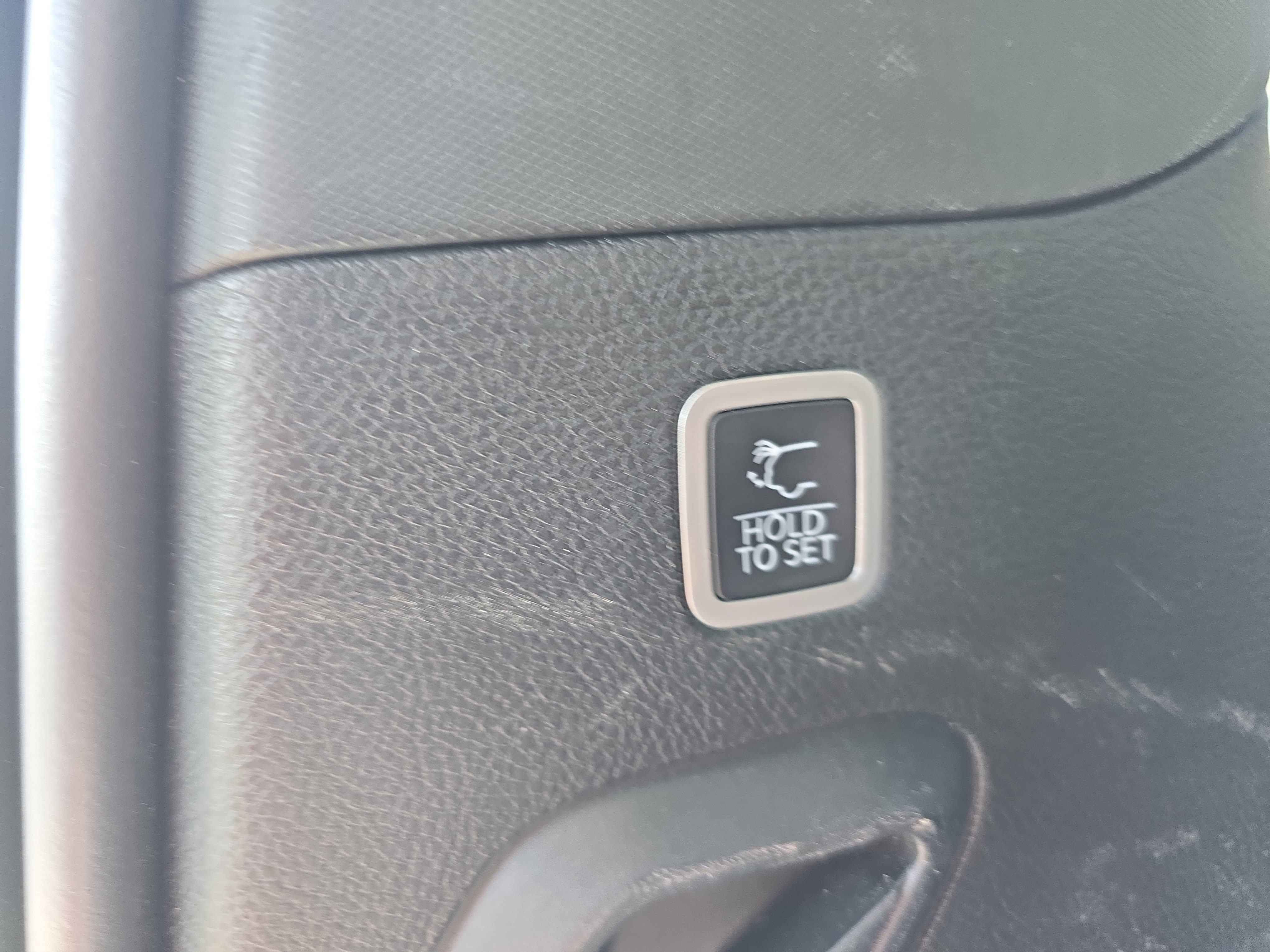 Used 2022 Jeep Grand Wagoneer Series III w/ Rear Seat Video Group 1 image 14