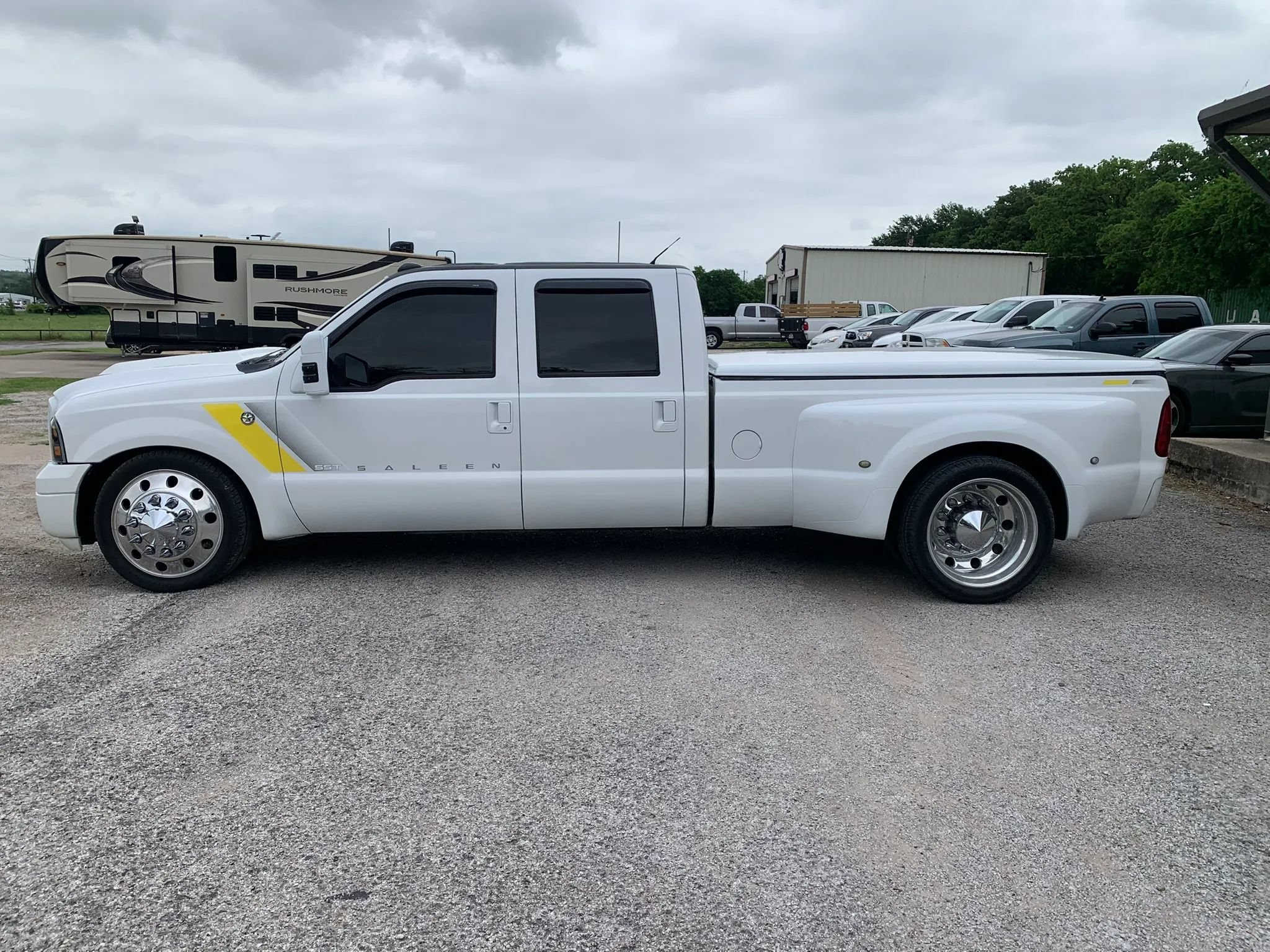 Used 2003 Ford F350 2WD Crew Cab DRW Super Duty image 2