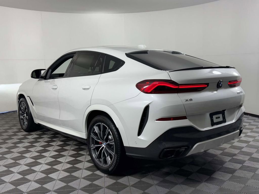 Used 2025 BMW X6 M60i w/ Parking Assistance Package image 8