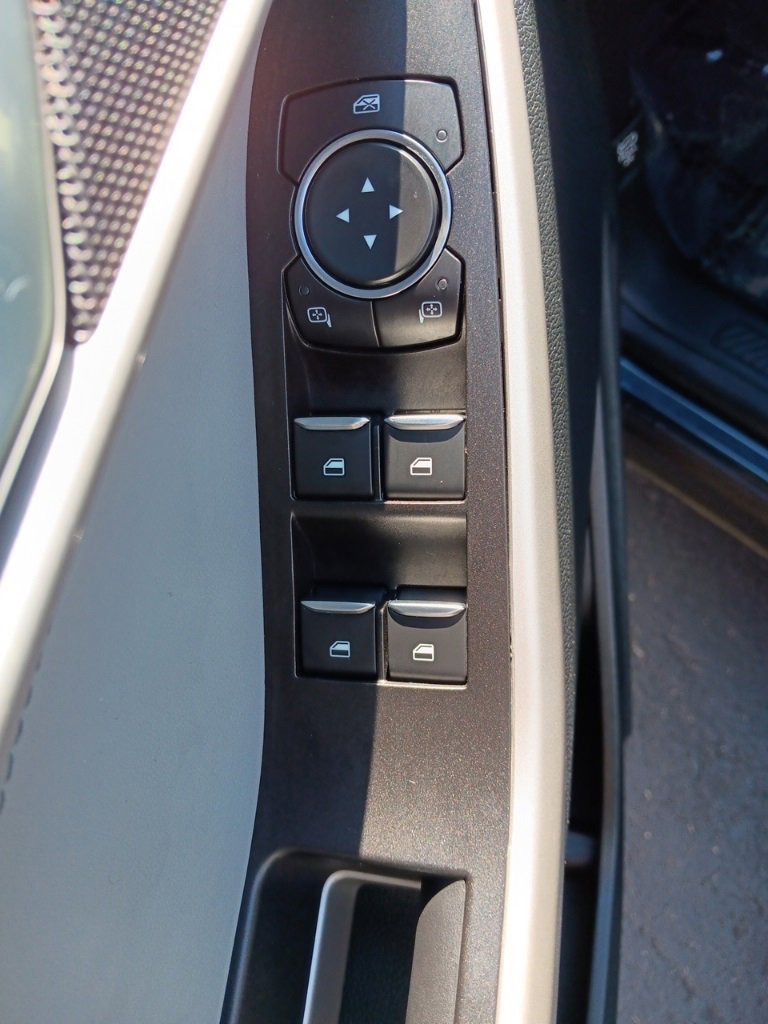 Used 2022 Ford Explorer XLT w/ Equipment Group 202A image 18