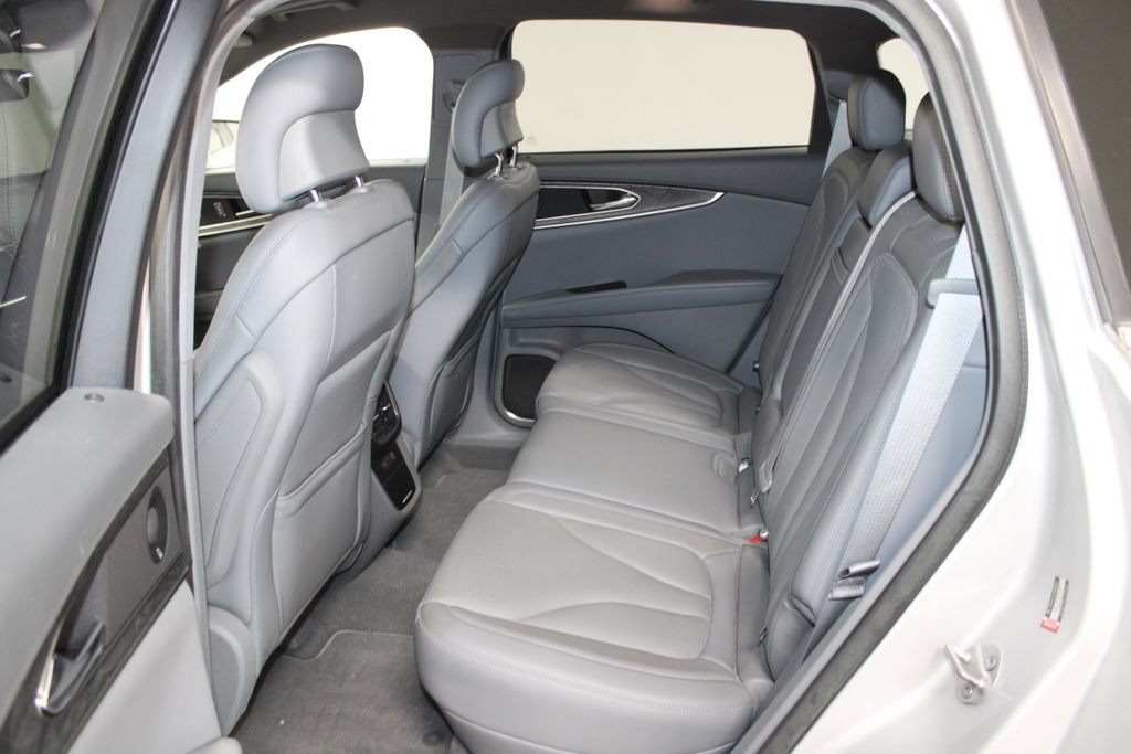 Used 2019 Lincoln Nautilus Reserve FWD image 21
