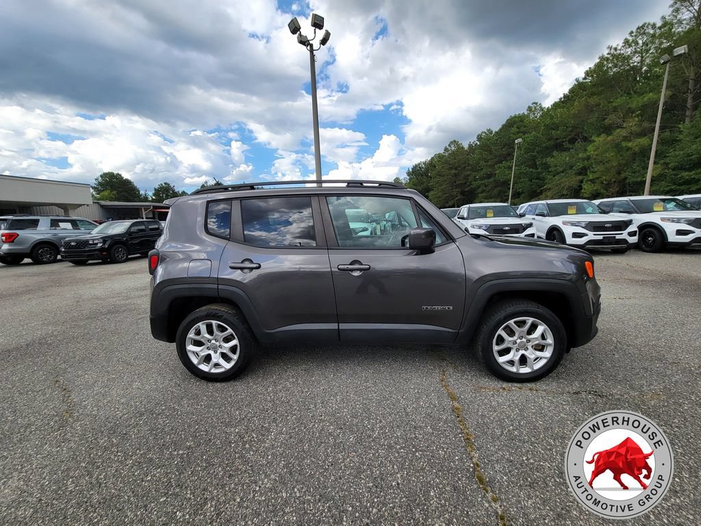 Used 2017 Jeep Renegade Latitude w/ Cold Weather Group AWD/4WD image 9