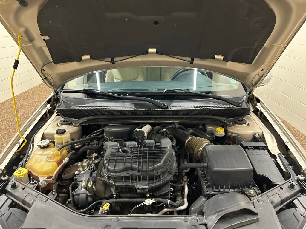 Used 2014 Chrysler 200 Limited FWD image 8