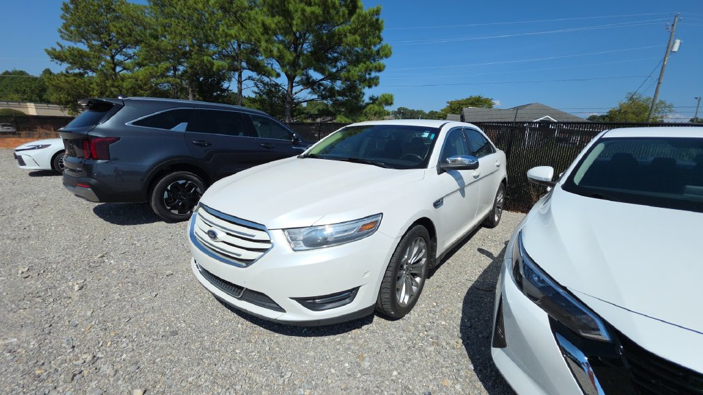 Used 2013 Ford Taurus Limited FWD image 3