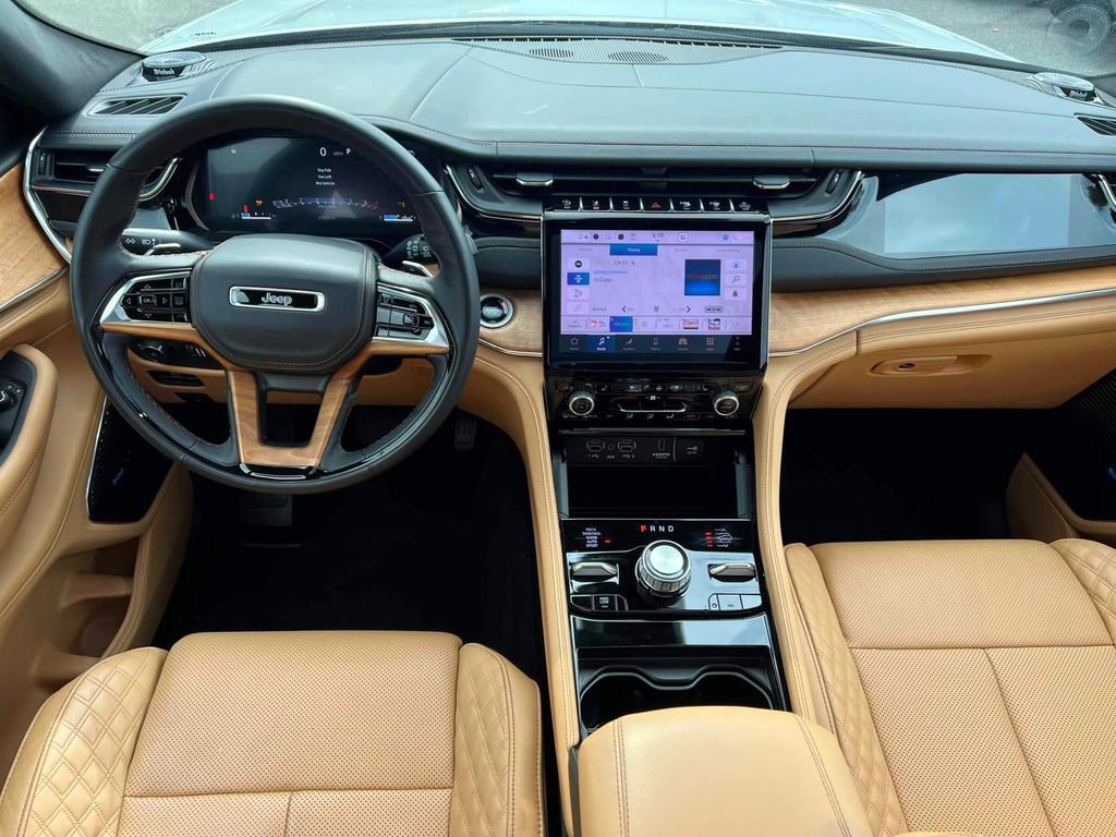 Certified 2025 Jeep Grand Cherokee L Summit AWD/4WD image 14