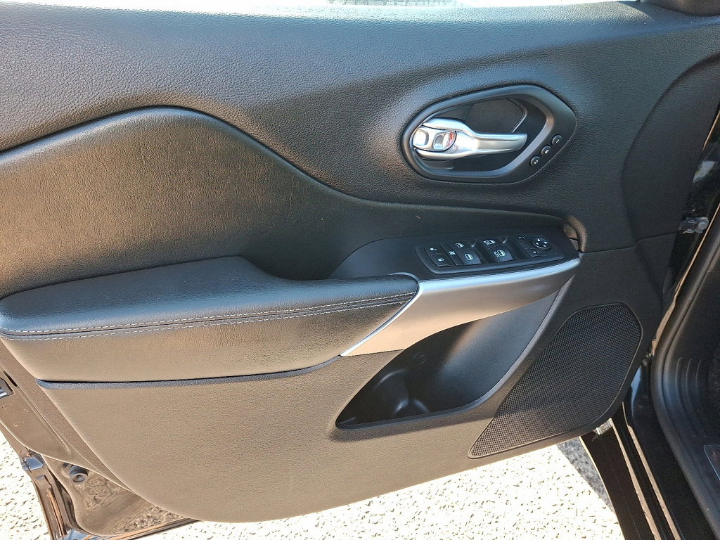 Used 2020 Jeep Cherokee High Altitude image 22