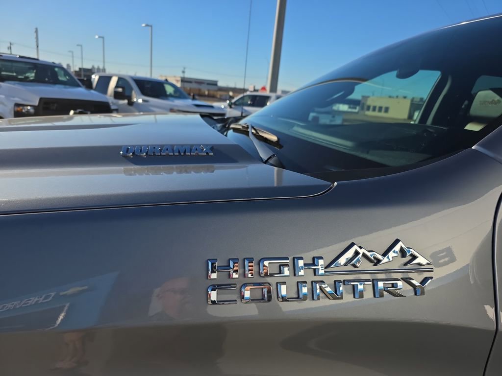 Used 2024 Chevrolet Silverado 1500 High Country w/ Z71 Off-Road Package image 6