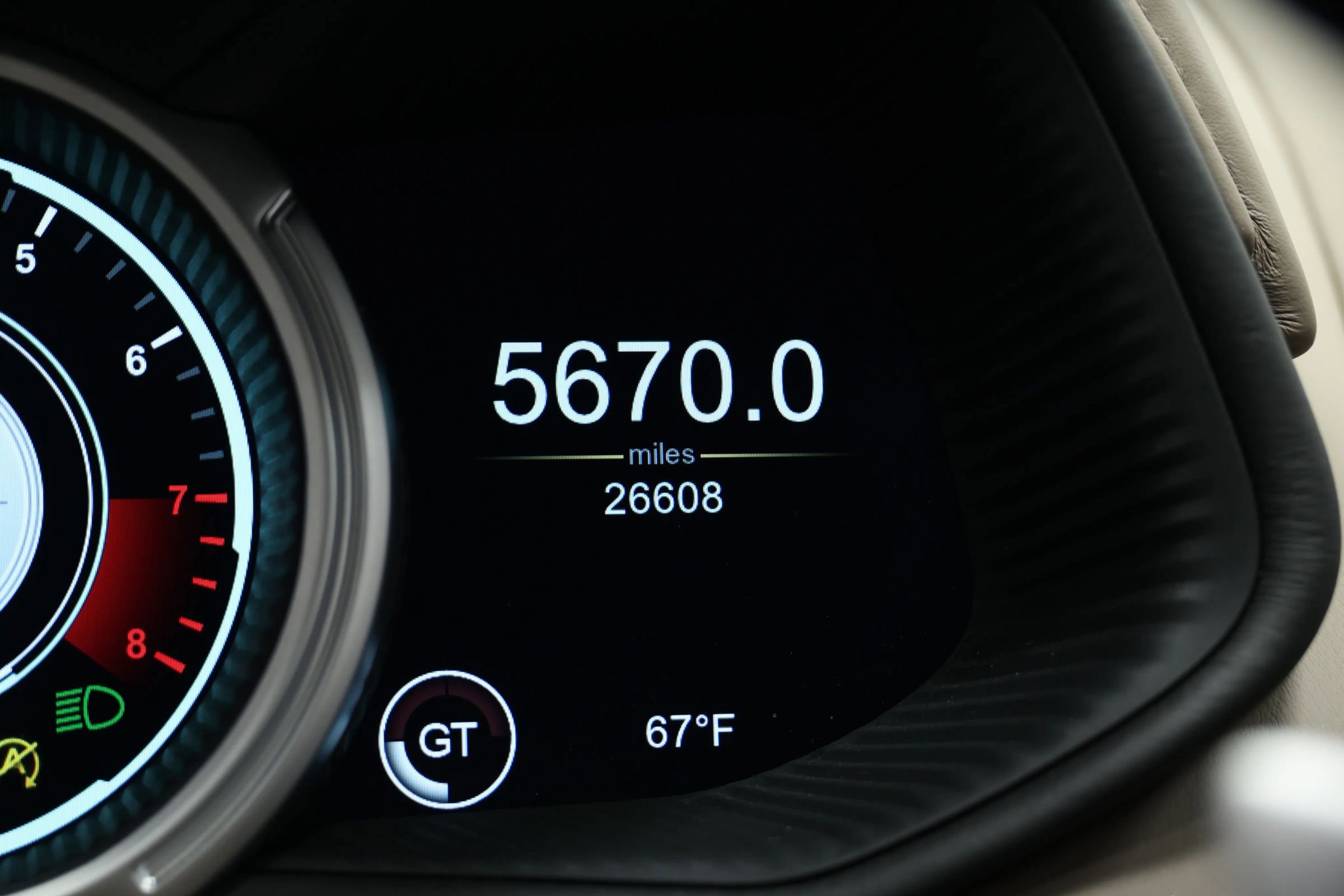 Used 2018 Aston Martin DB11 Coupe image 29