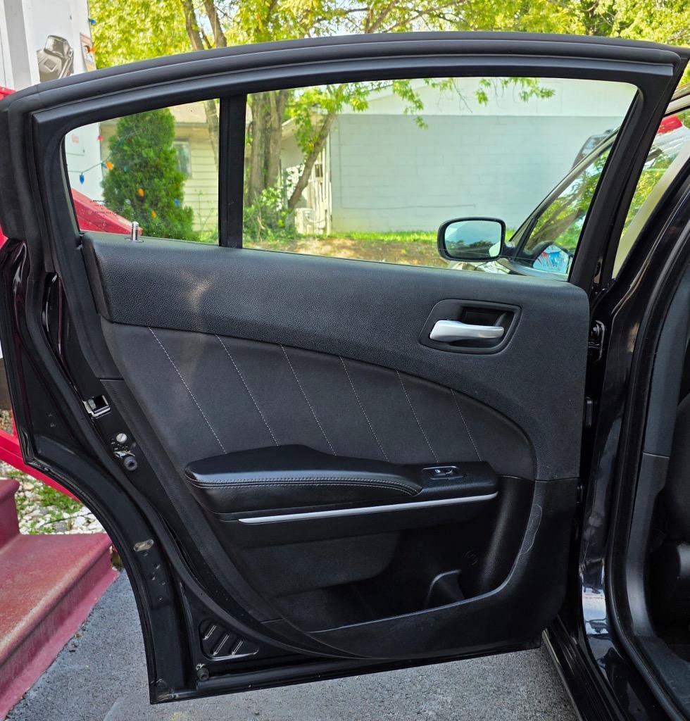 Used 2020 Dodge Charger SXT RWD image 19