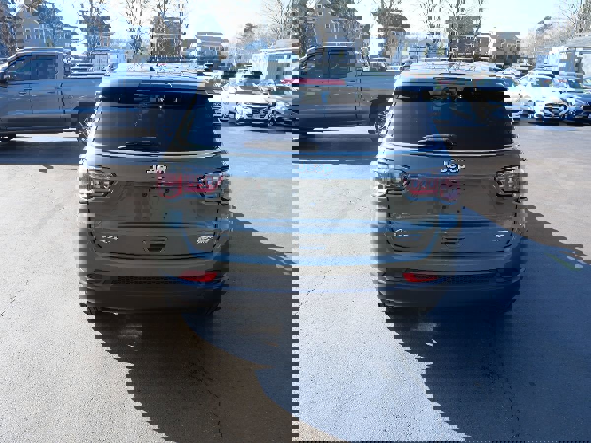 Used 2018 Jeep Compass Latitude w/ Cold Weather Group image 4