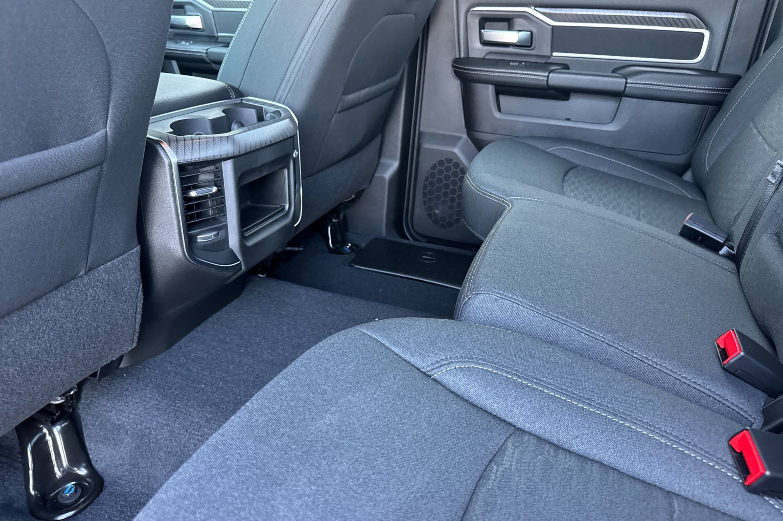 New 2027 RAM 3500 Big Horn AWD/4WD image 11