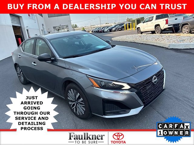 Used 2024 Nissan Altima 2.5 SV FWD image 1