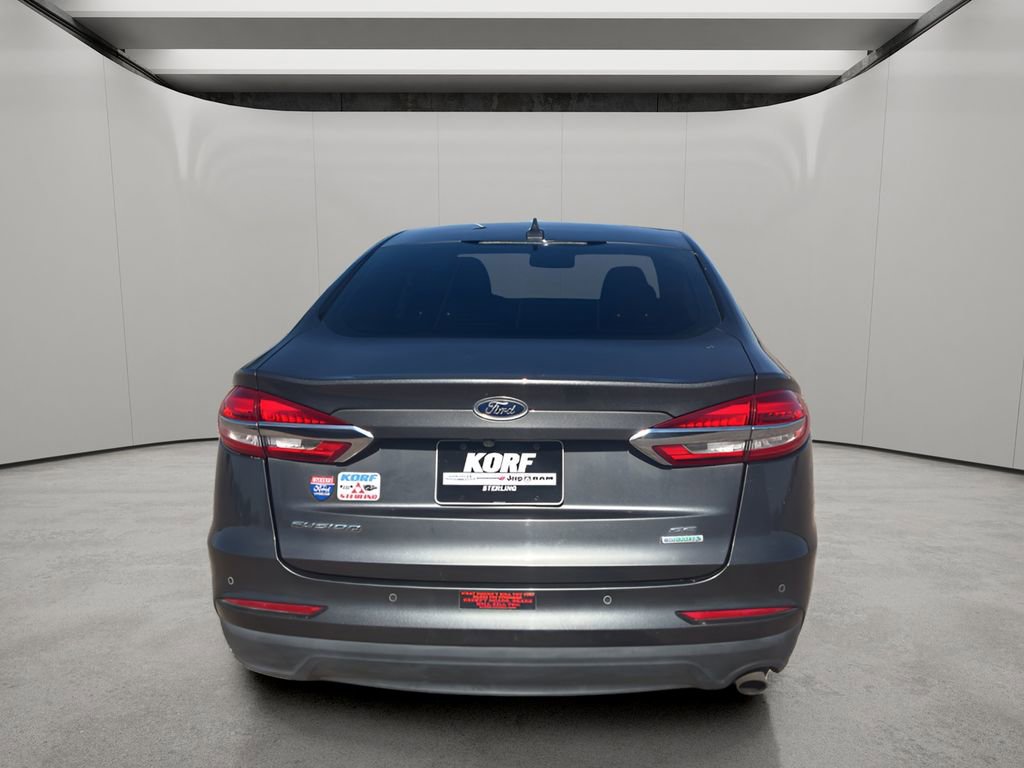 Used 2019 Ford Fusion SE FWD image 4