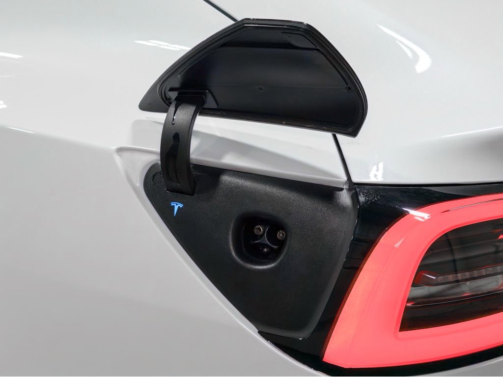 Used 2018 Tesla Model 3 Long Range image 5