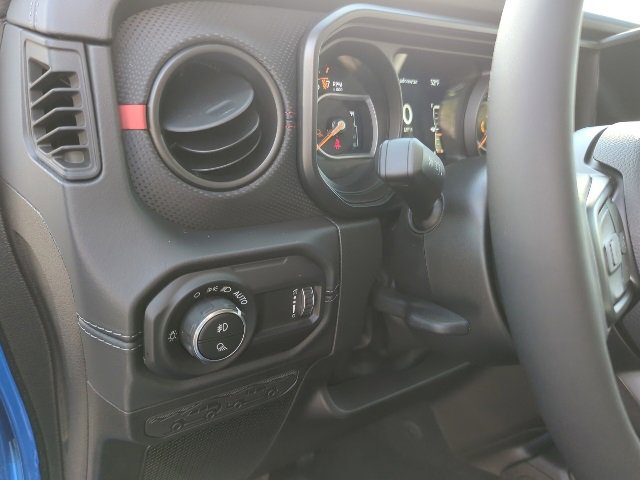 Used 2025 Jeep Gladiator Rubicon w/ Safety Group image 14