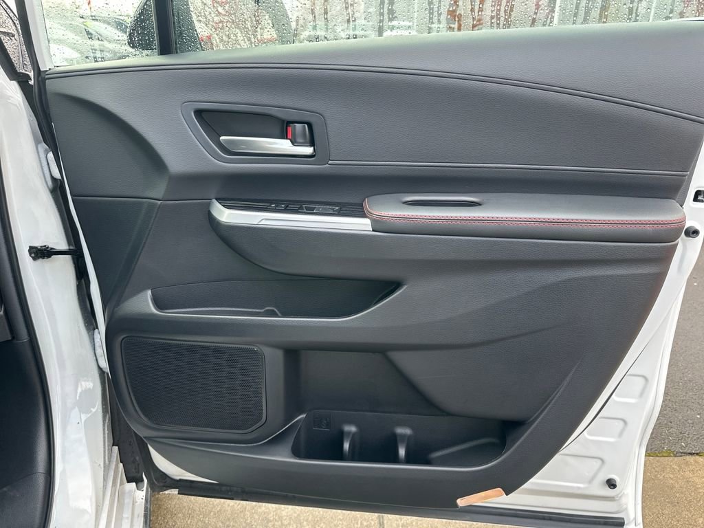 Used 2025 Toyota Sienna XSE w/ XSE Plus Package image 17